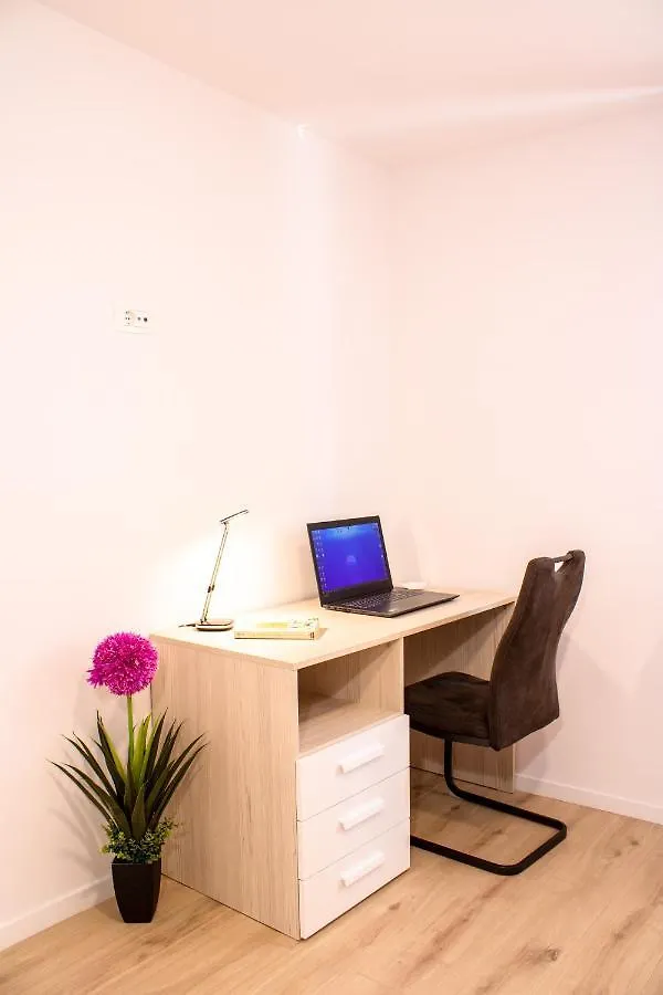 Julia'S Beautiful Apartment For 6 With Parking Split Croatia