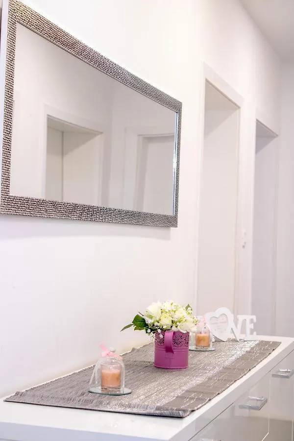 Julia'S Beautiful Apartment For 6 With Parking Split