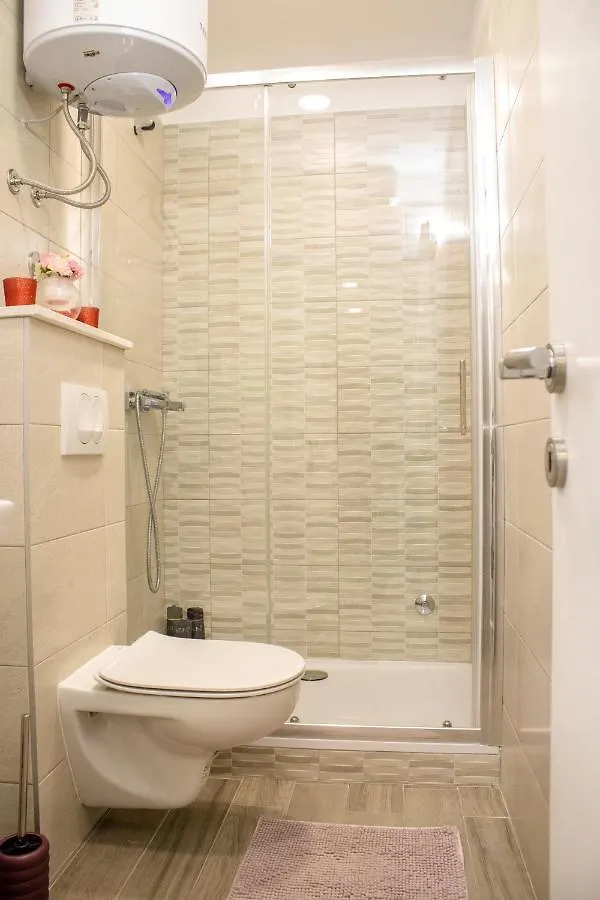Julia'S Beautiful Apartment For 6 With Parking Split 0*,  Croatia